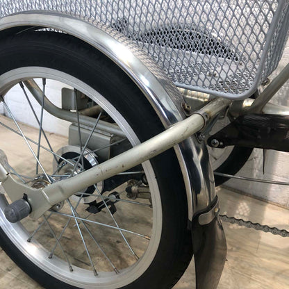 パナソニック ビビ ライフ シルバー 前18×後16インチ YF122 【中古車】