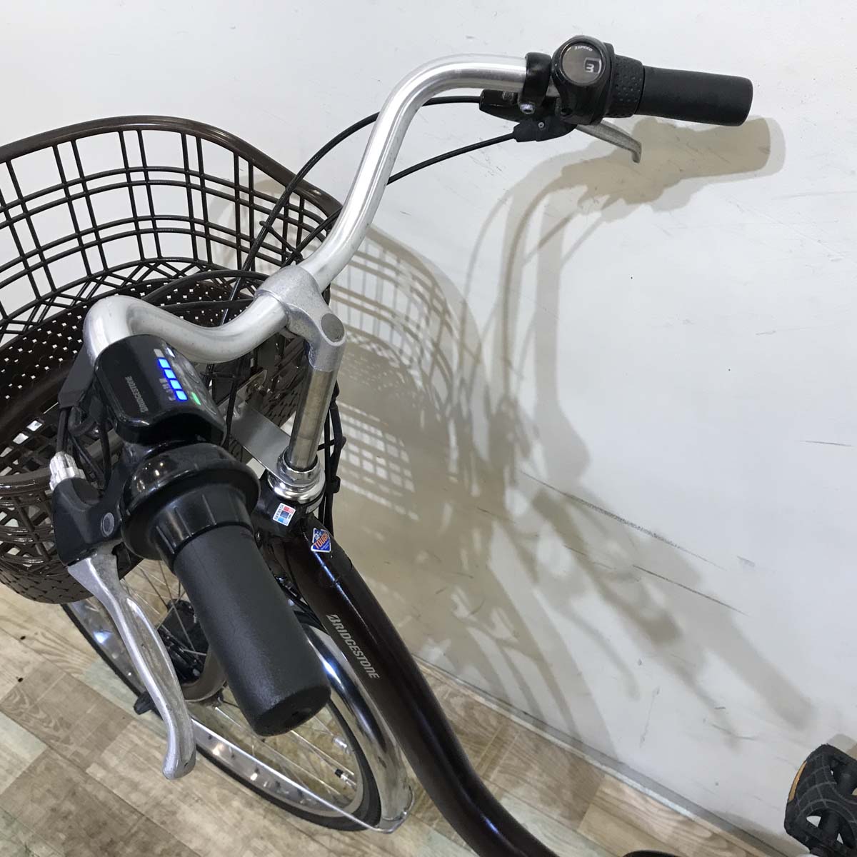 ブリヂストン フロンティア ブラウン 24インチ KV047 【中古車】