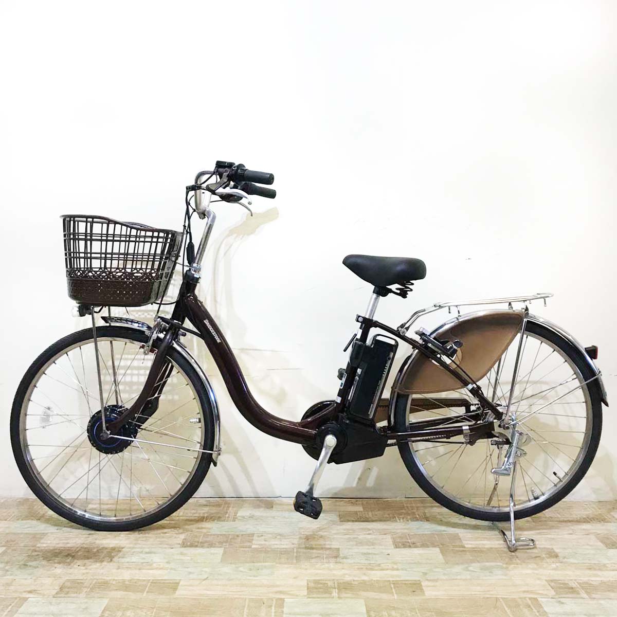 ブリヂストン フロンティア ブラウン 24インチ KV047 【中古車】