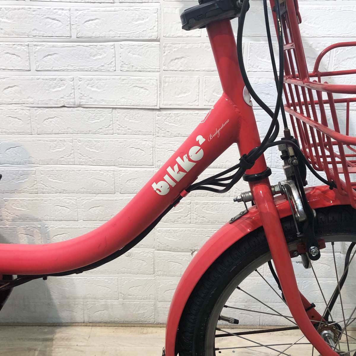 BRIDGESTONE ビッケ2e レッド 20インチ YF138 【中古車】