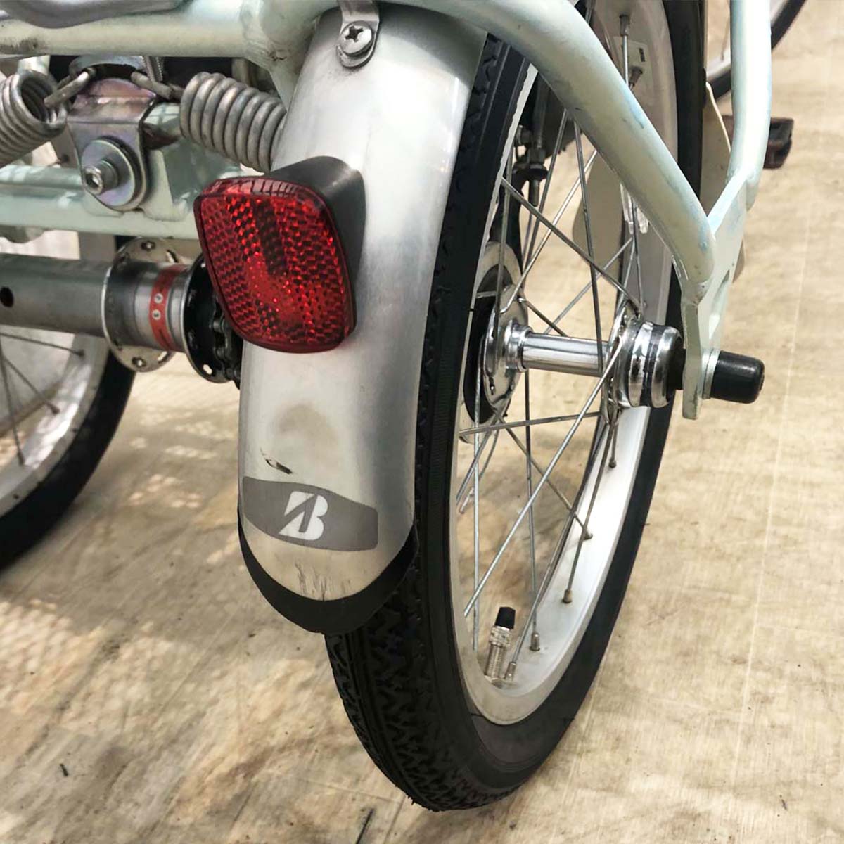 ブリヂストン アシスタワゴン ミント 前18×後16インチ YF139 【中古車】