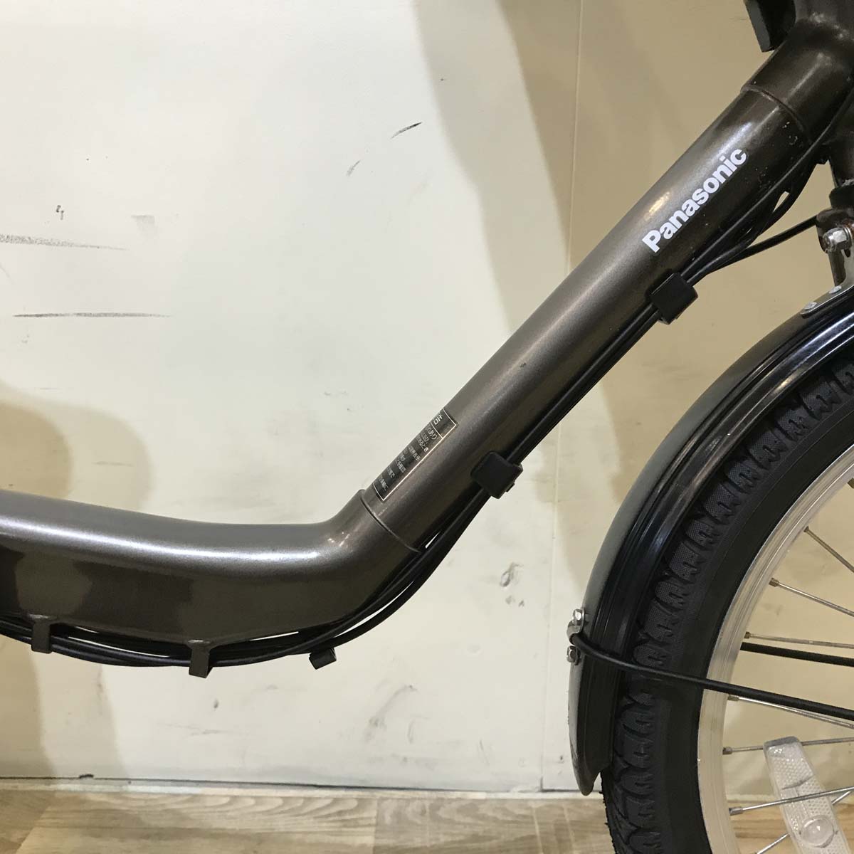 パナソニック ギュット ミニ DX グレー  20インチ KZ137【中古車】