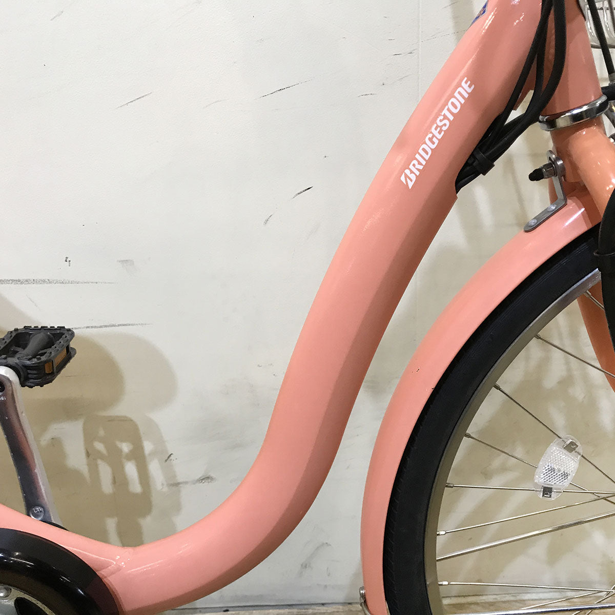 ブリヂストン フロンティア ロイヤル ピンク 26インチ KE150【中古車】