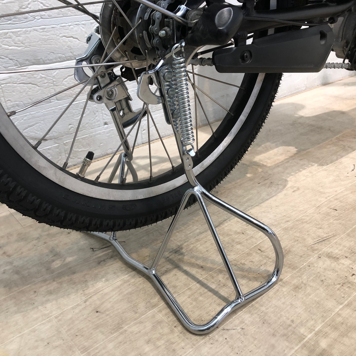 ブリヂストン アンジェリーノ プティット e ブラック 20インチ YO074【中古車】