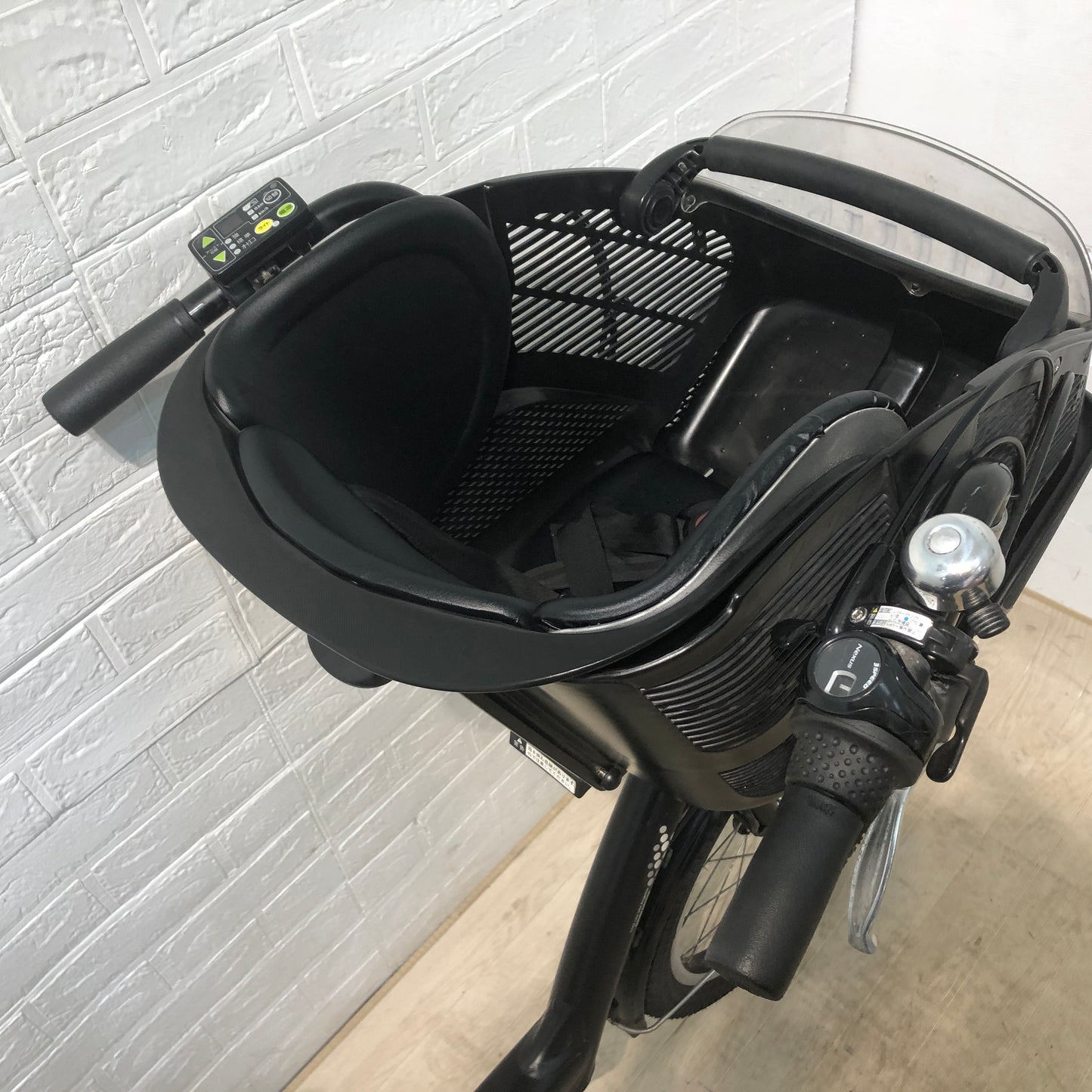 ブリヂストン アンジェリーノ プティット e ブラック 20インチ YO074【中古車】