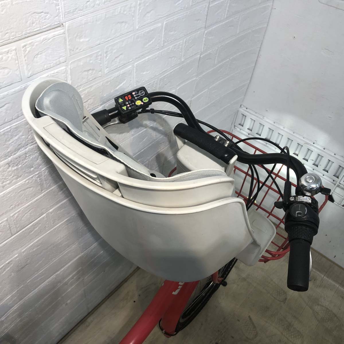【１万円引き！】ブリヂストン ビッケ2e レッド 20インチ YG005 【中古車】