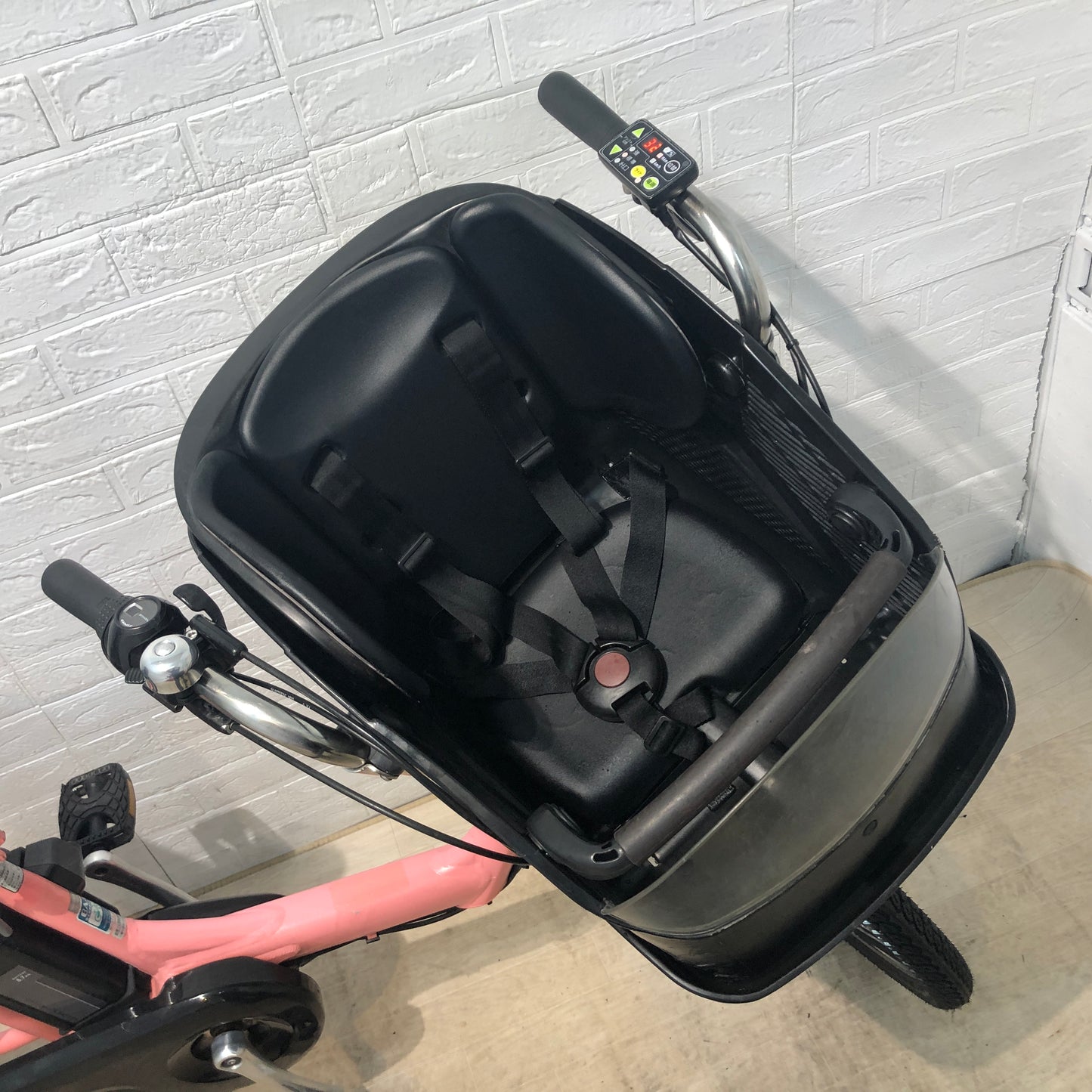 ブリヂストン アンジェリーノ プティット e ピンク 20インチ YO076【中古車】