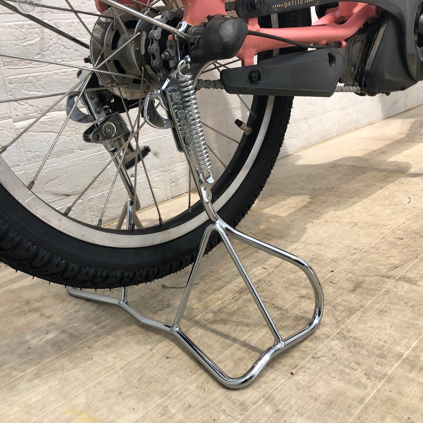 ブリヂストン アンジェリーノ プティット e ピンク 20インチ YO076【中古車】