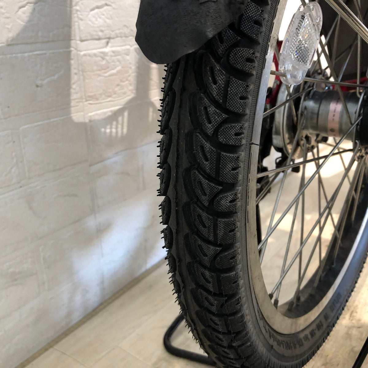 ブリヂストン アンジェリーノ プティット e レッド 20インチ YA093【中古車】