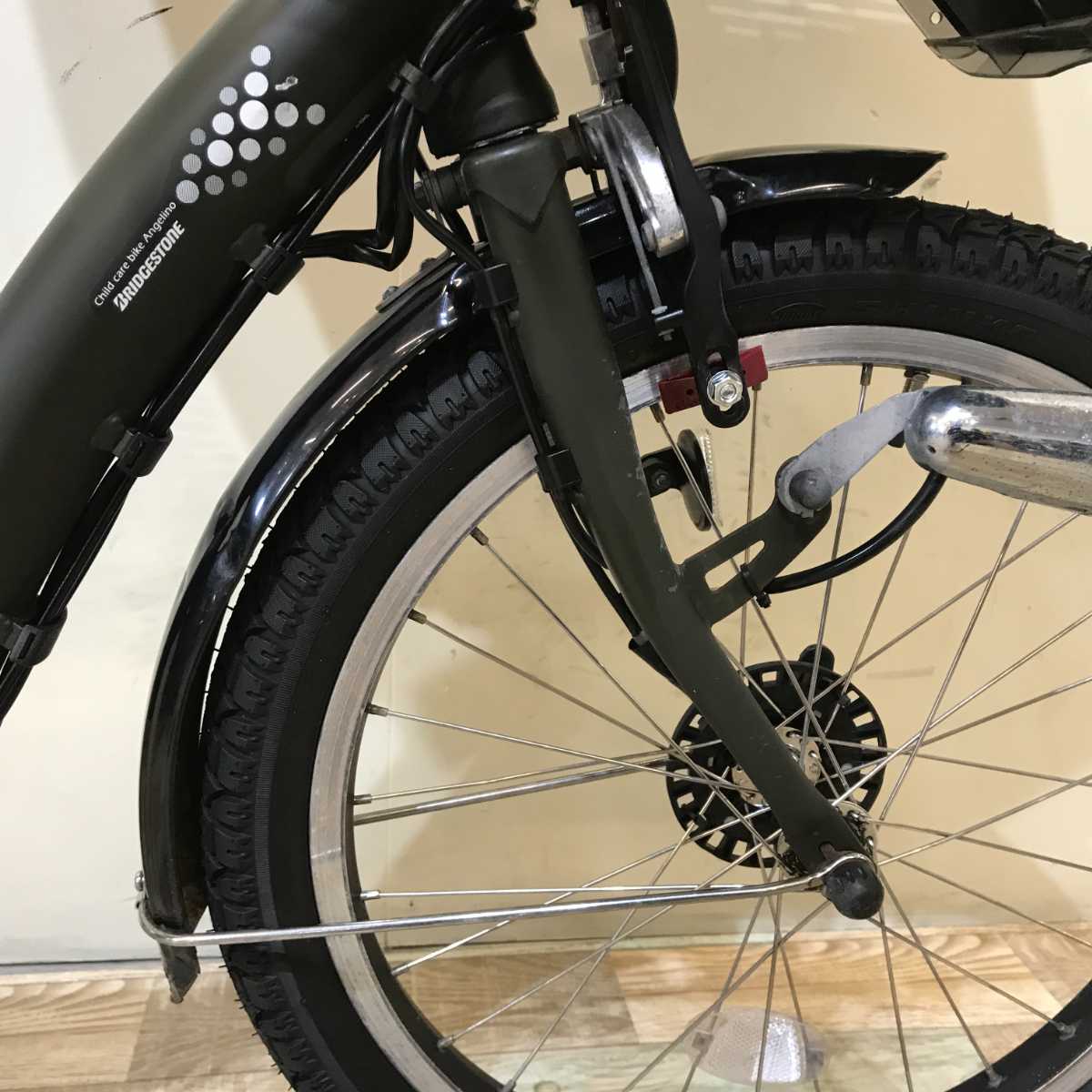 ブリヂストン アンジェリーノ プティット e カーキ 20インチ KQ129【中古車】