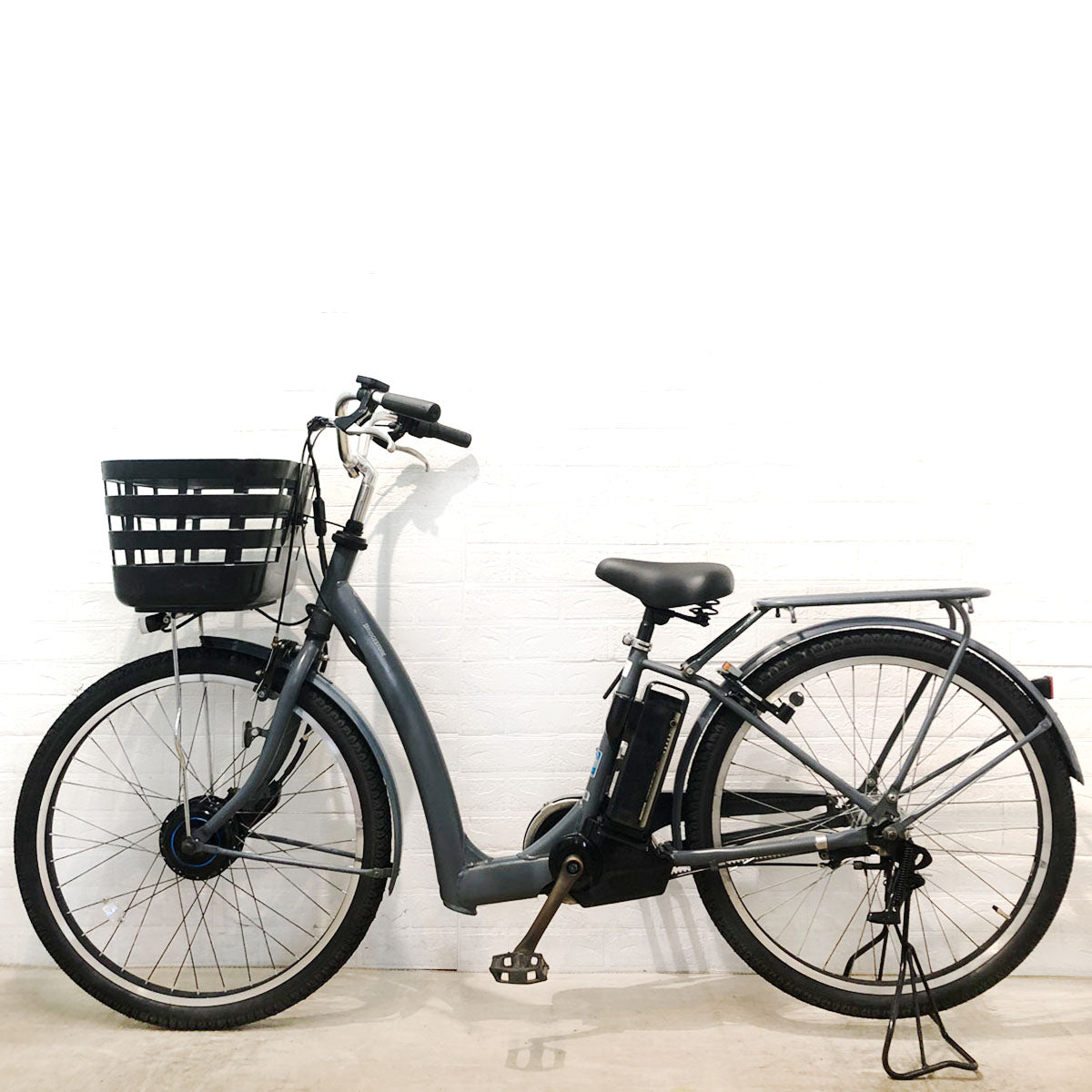 ブリヂストン フロンティア リラクシー グレー 26インチ YU004 【中古車】