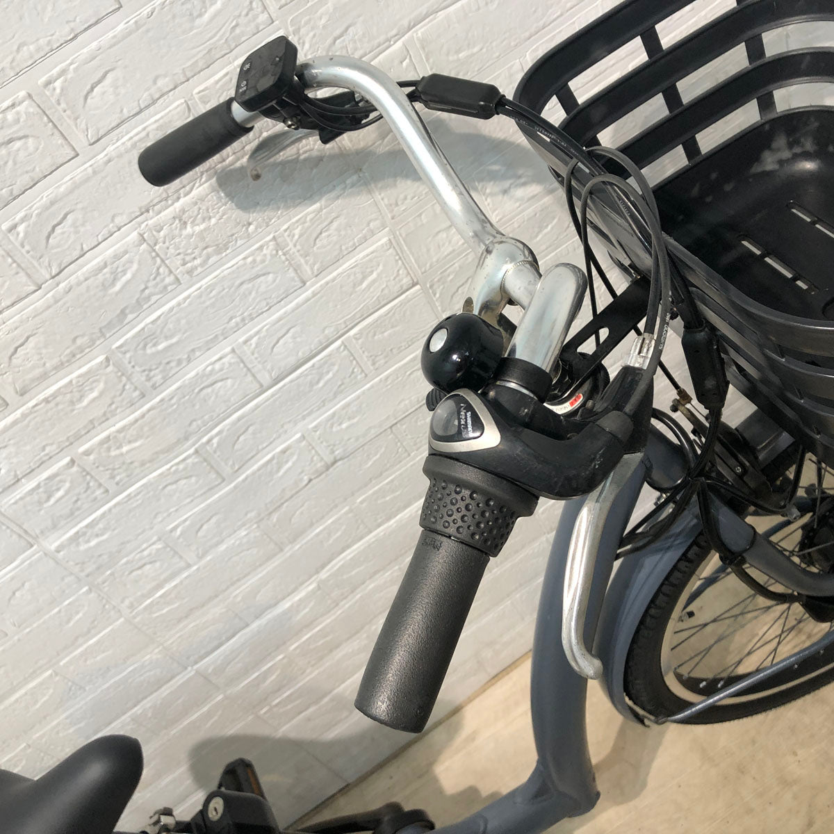 ブリヂストン フロンティア リラクシー グレー 26インチ YU004 【中古車】
