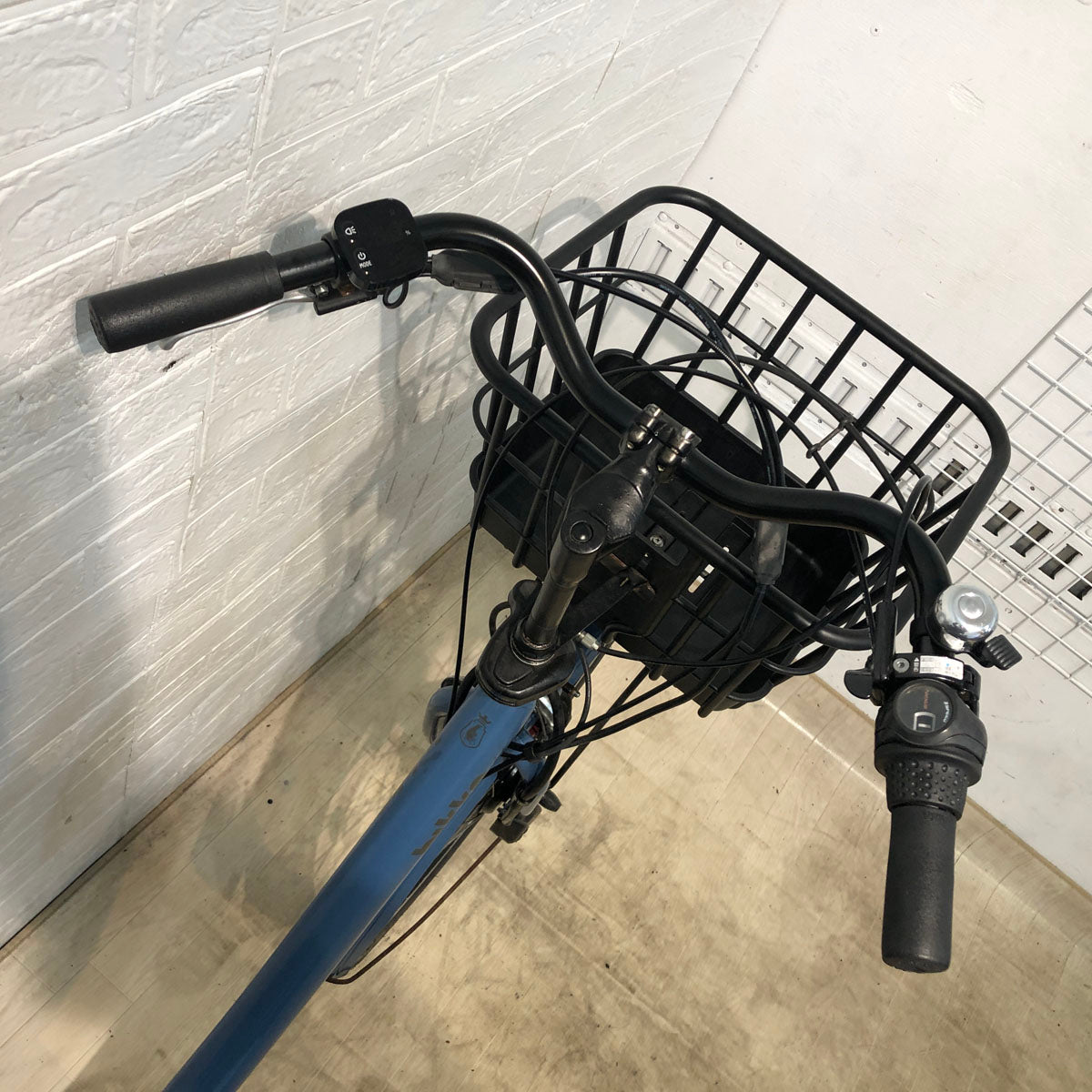 中古電動自転車 ブリヂストン bikke MOB dd ビッケ モブ dd ブルー 前