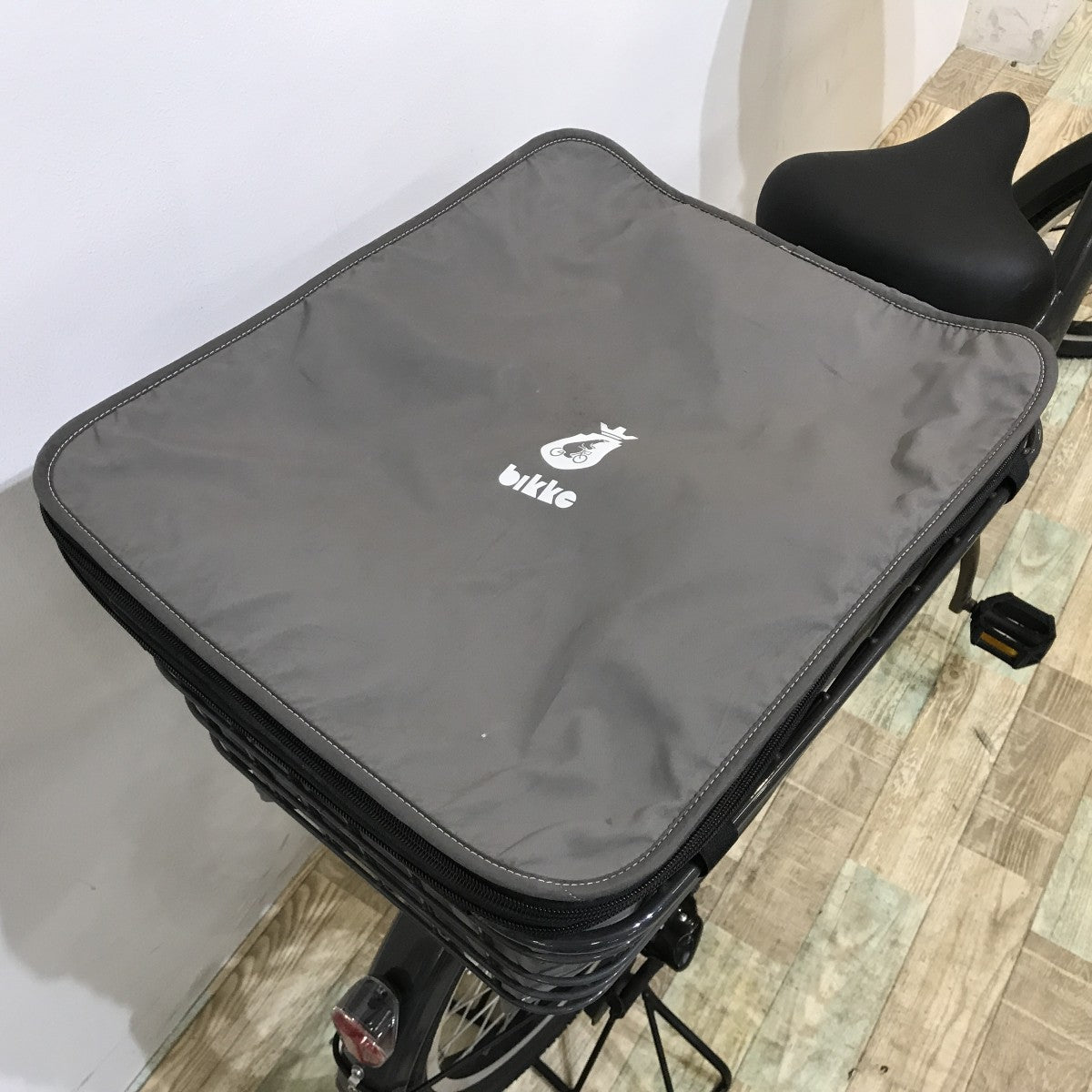 ブリヂストン ビッケポーラーe グレー 20インチ KJ089 【中古車】