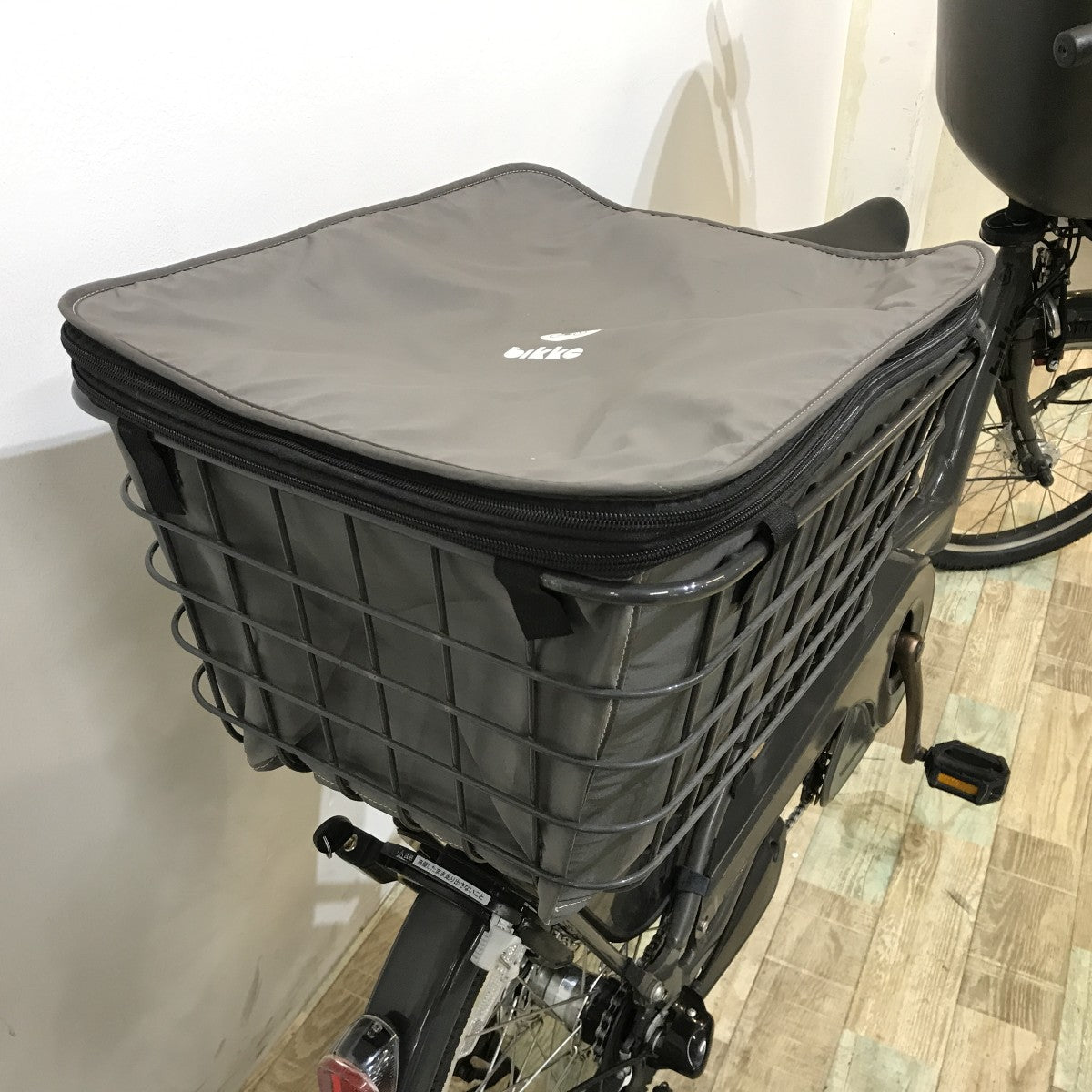 ブリヂストン ビッケポーラーe グレー 20インチ KJ089 【中古車】