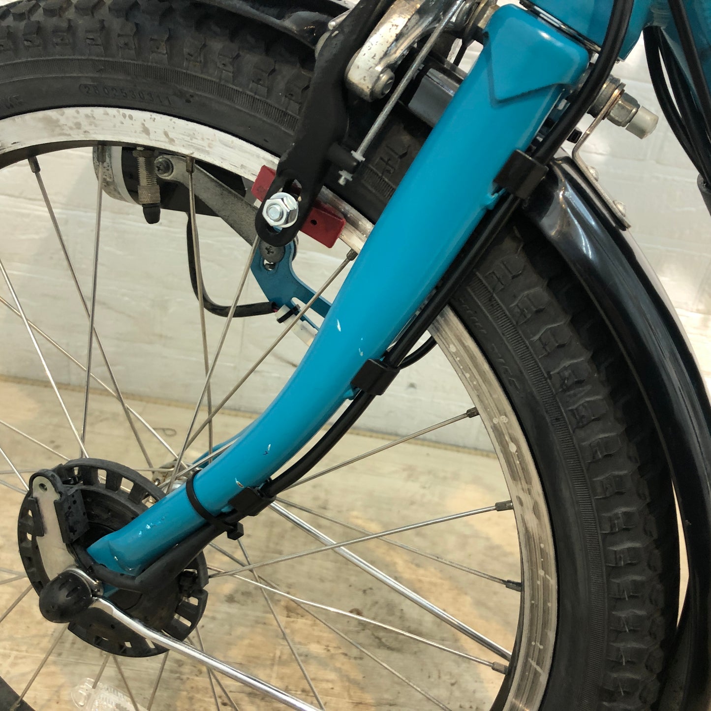 ブリヂストン アンジェリーノ プティット e ブルー 20インチ YP003【中古車】