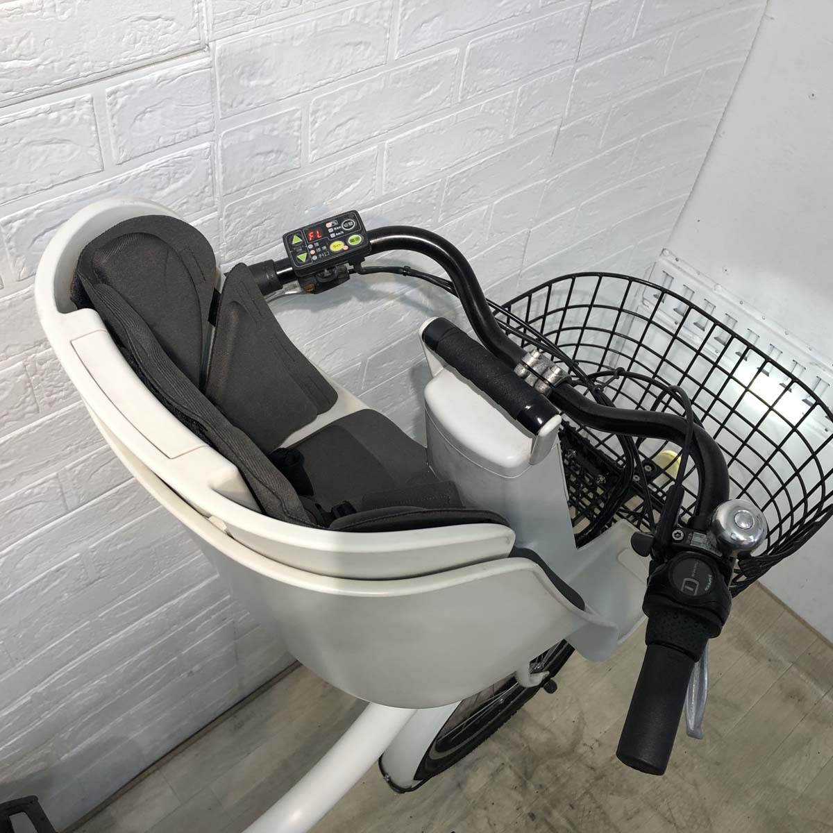 ブリヂストン ビッケ2e ホワイト 20インチ YG031 【中古車】
