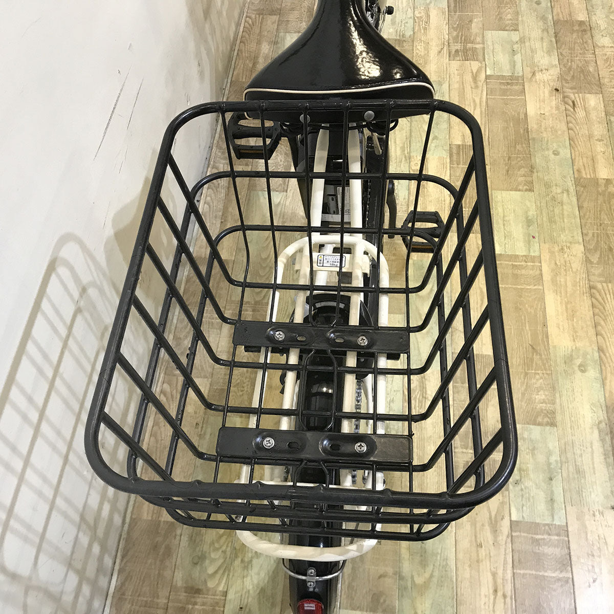 ブリヂストン ジョシスワゴン アイボリーホワイト 前20×後18インチ KF030  【中古車】