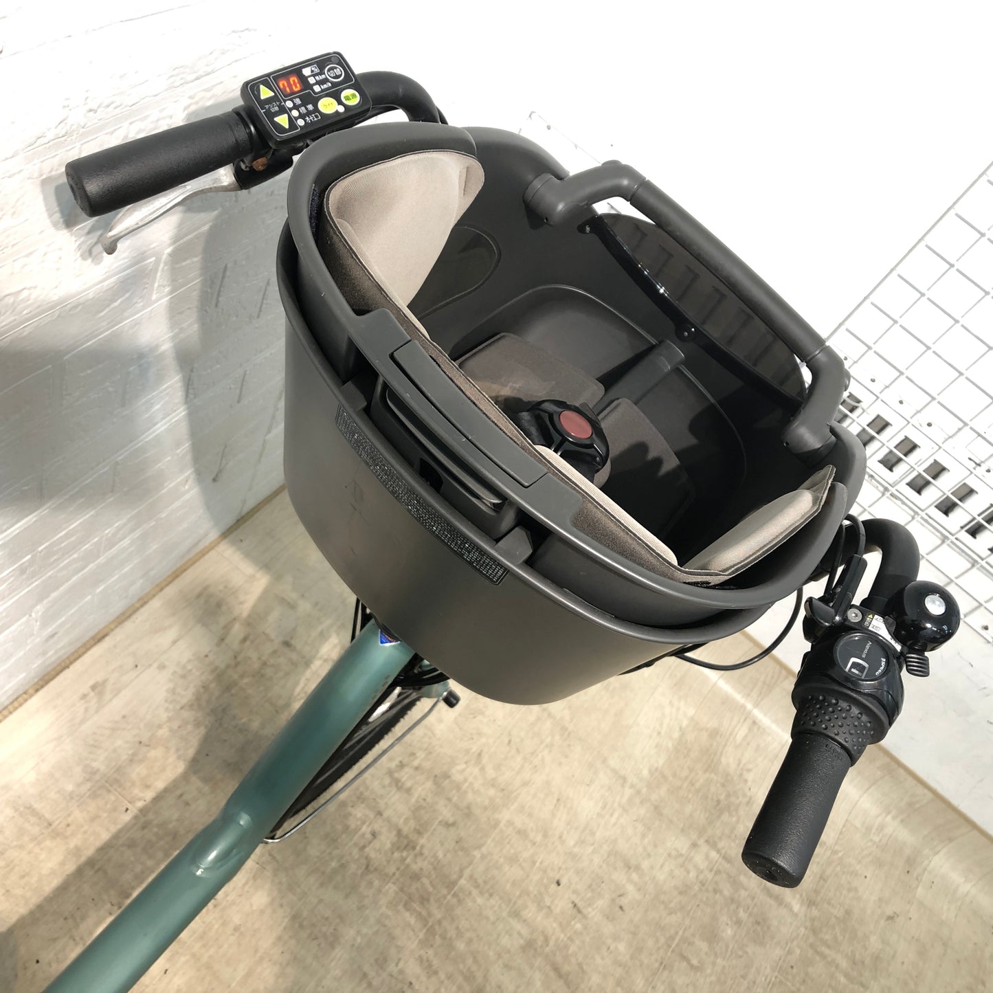 ブリヂストン アンジェリーノ プティット e グリーン 20インチ YP015【中古車】