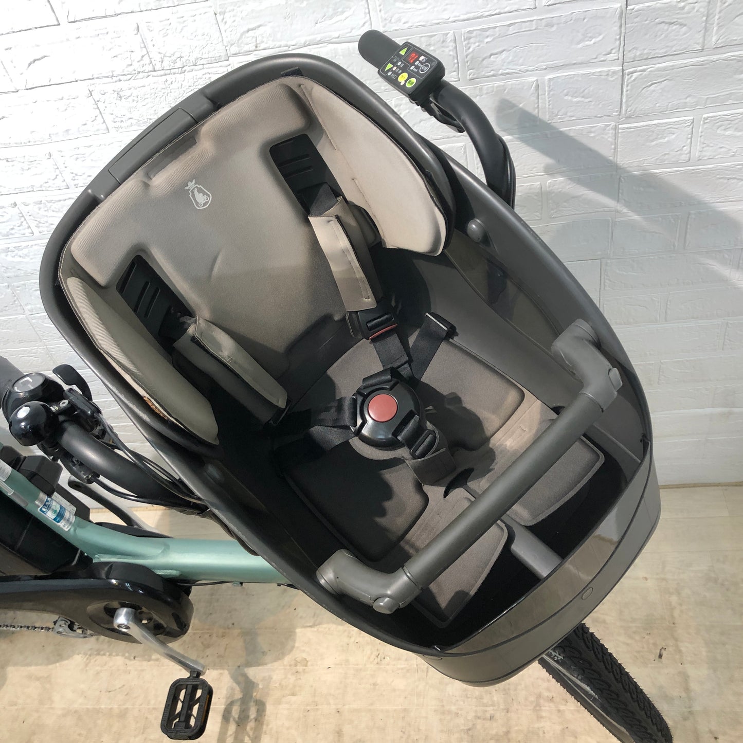 ブリヂストン アンジェリーノ プティット e グリーン 20インチ YP015【中古車】