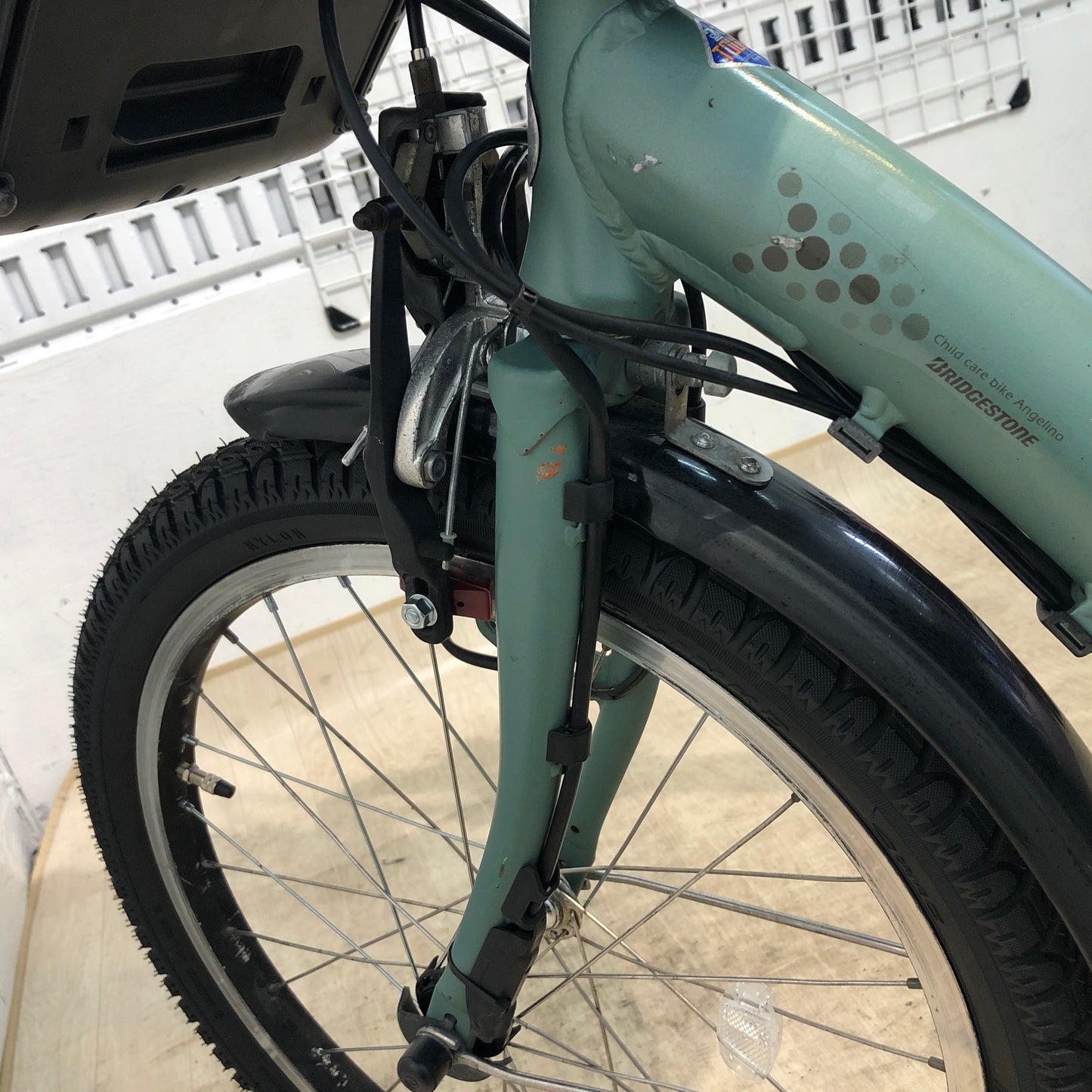 ブリヂストン アンジェリーノ プティット e グリーン 20インチ YP015【中古車】