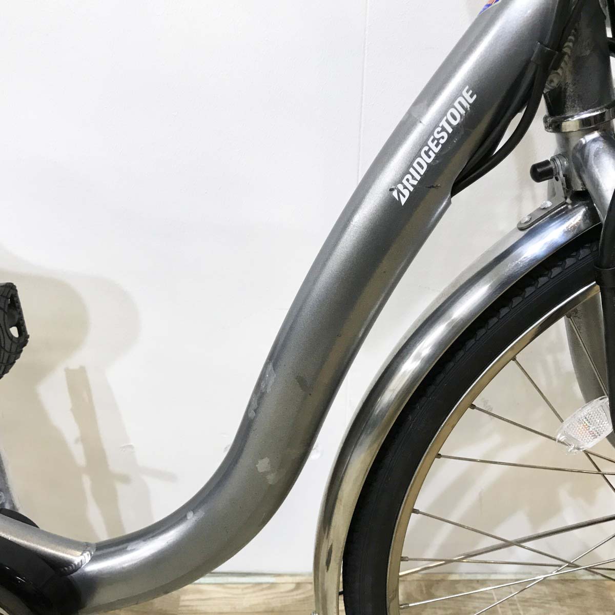 中古電動自転車 ブリヂストン フロンティア シルバー 26インチ KJ105