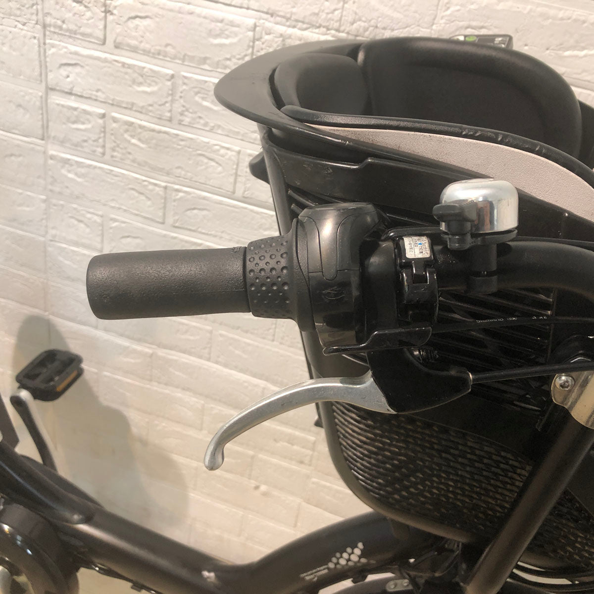 ブリヂストン アンジェリーノ プティット e ブラック 20インチ YA116 【中古車】