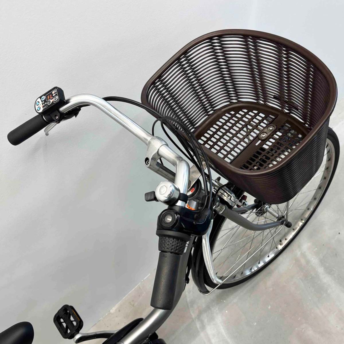 中古電動自転車 新品バッテリー ヤマハ PAS ナチュラM シルバー 26インチ YJ057