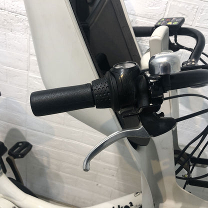 ブリヂストン ビッケ2e ホワイト 20インチ YG040 【中古車】