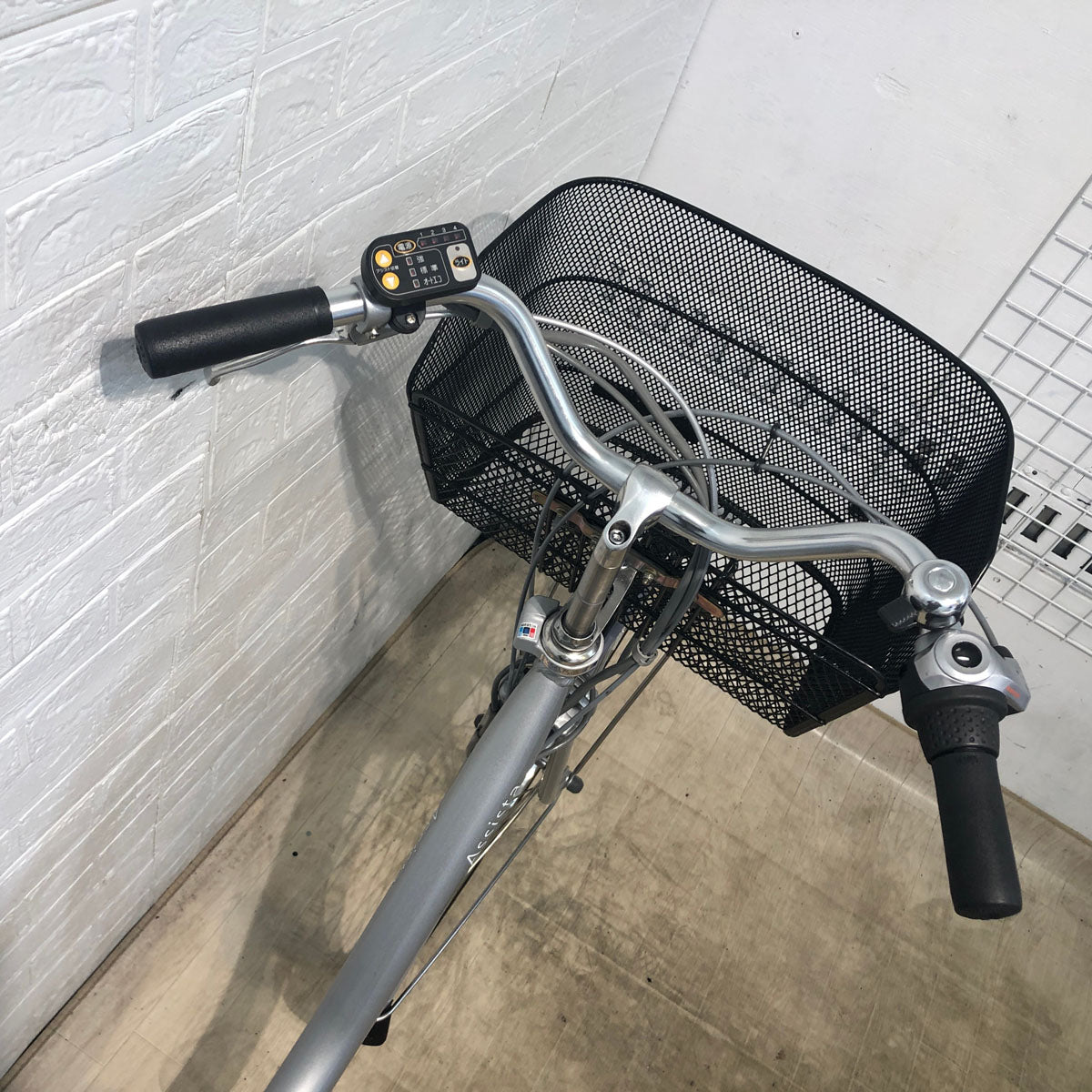 中古電動自転車 新品バッテリー ブリヂストン アシスタ シルバー 26インチ YB004