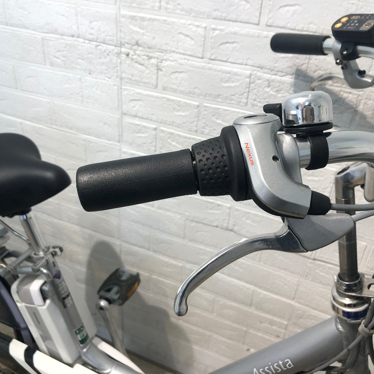 中古電動自転車 新品バッテリー ブリヂストン アシスタ シルバー 26インチ YB004