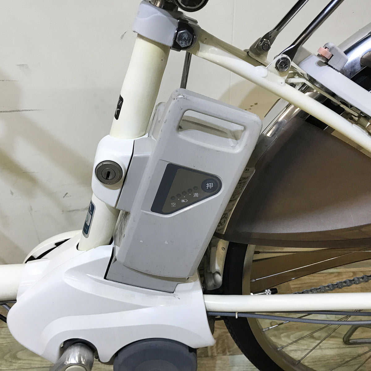 中古電動自転車 パナソニック ビビ DX ホワイト 26インチ KF043 