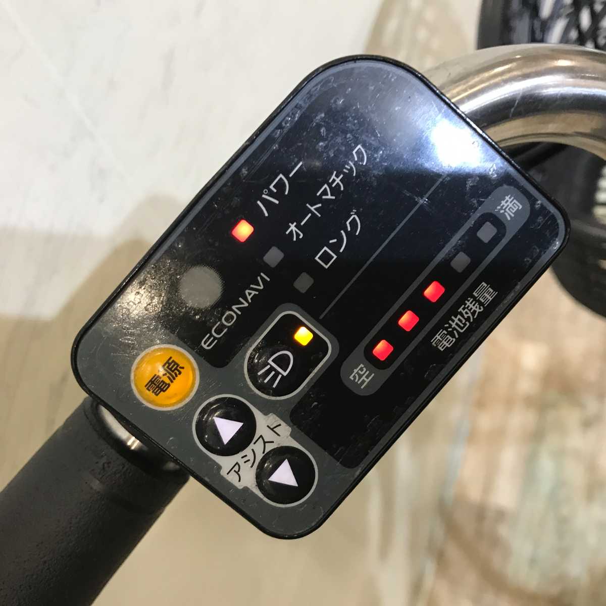 パナソニック ビビ SX シルバー 24インチ KR028 【中古車】