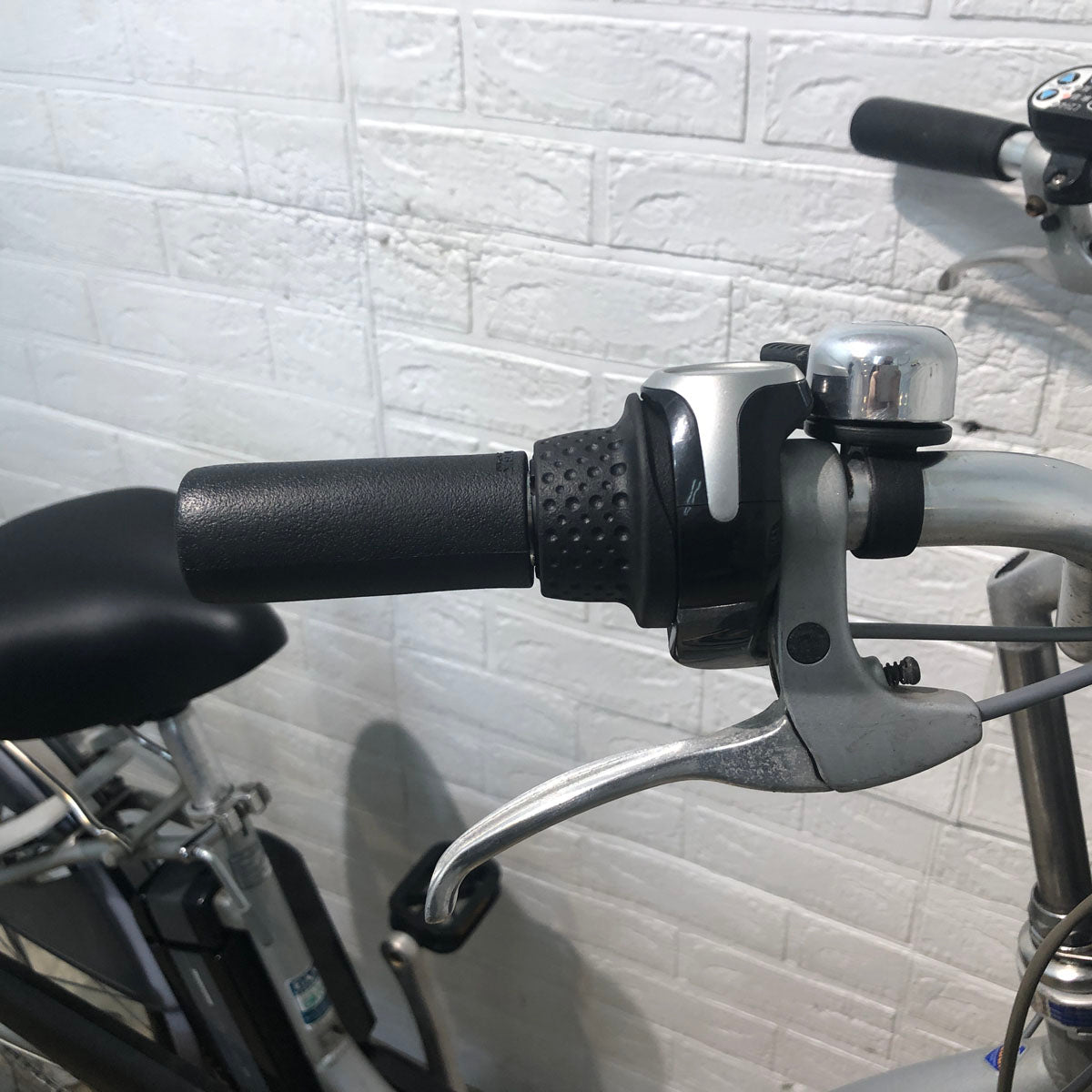 中古電動自転車 ブリヂストン アシスタ シルバー 26インチ YB007