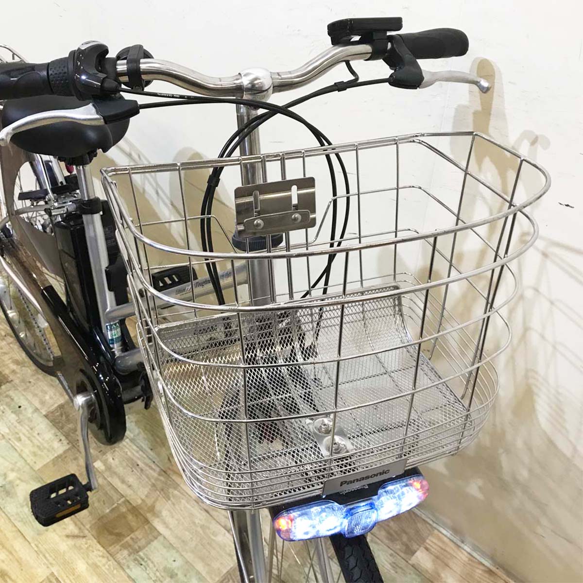 パナソニック ビビ タフネス シルバー 27インチ  KA018【中古車】