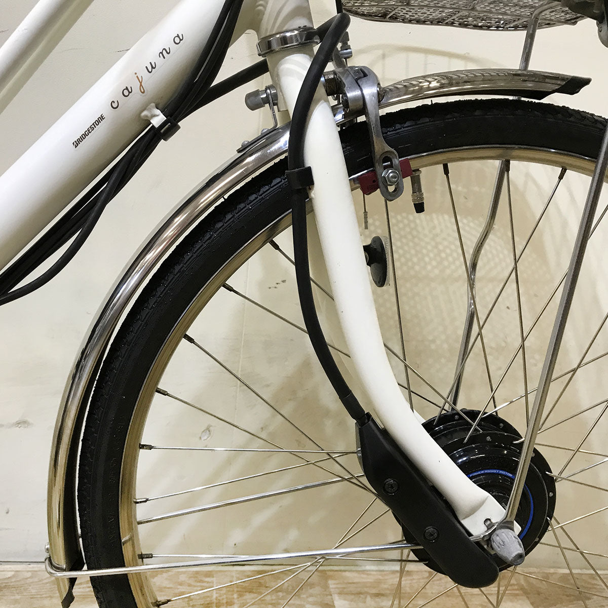 中古電動自転車 ブリヂストン カジュナ e ホワイト 26インチ KF056 