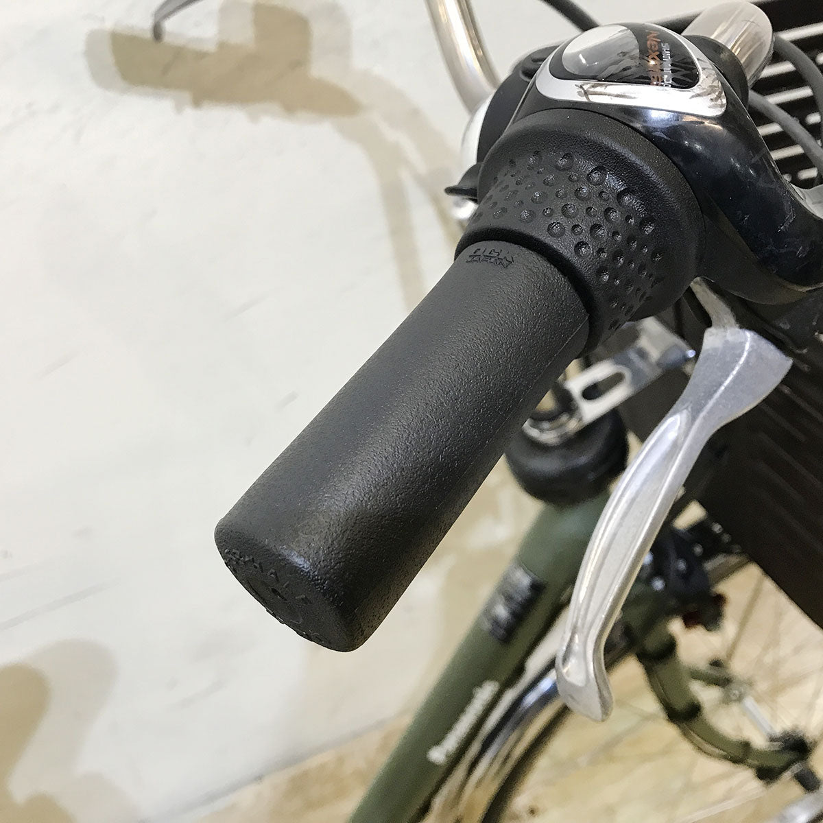 パナソニック ビビ DX カーキ 26インチ KF058【中古車】