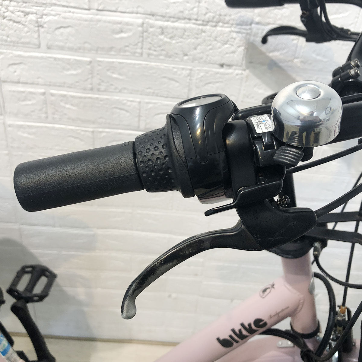 中古電動自転車 新品バッテリー ブリヂストン ビッケモブdd ピンク 24×20インチ YG062