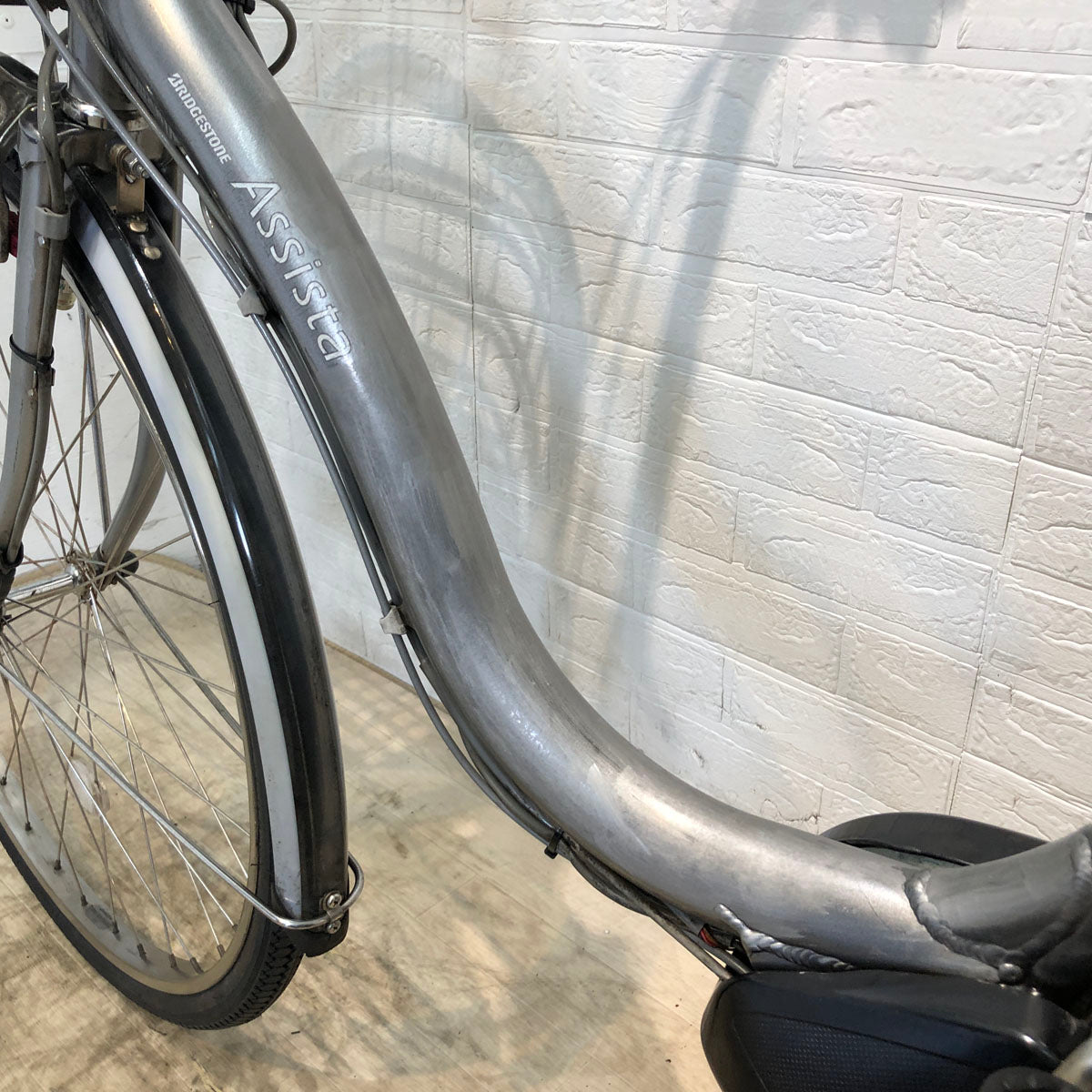 中古電動自転車 ブリヂストン アシスタ DX シルバー 26インチ YB022
