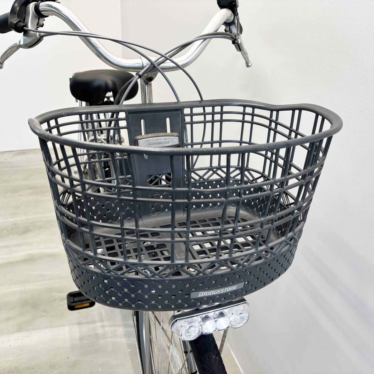 中古電動自転車 ブリヂストン アシスタリチウム シルバー 26インチ YJ090