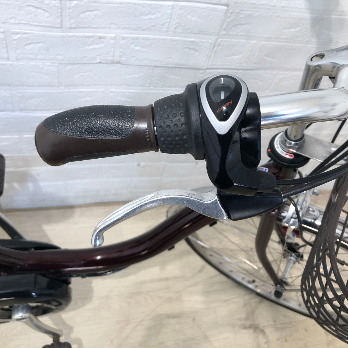 ブリヂストン アシスタ U DX ブラウン 24インチ SR408Y 【中古車】