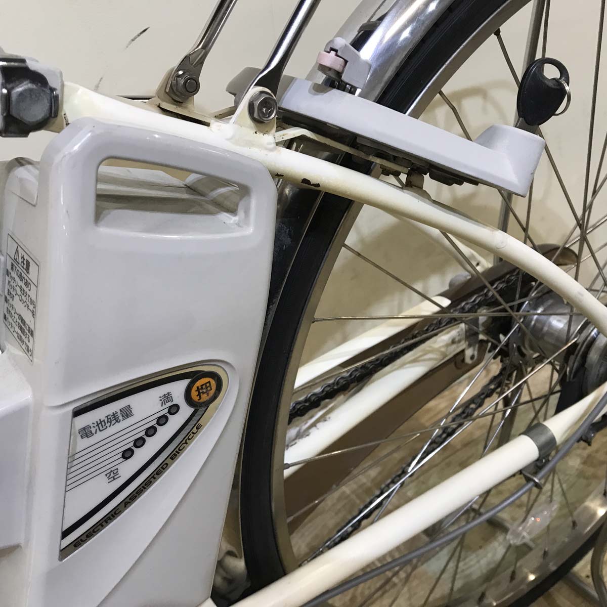 中古電動自転車 パナソニック ビビ DX ホワイト 26インチ KA042