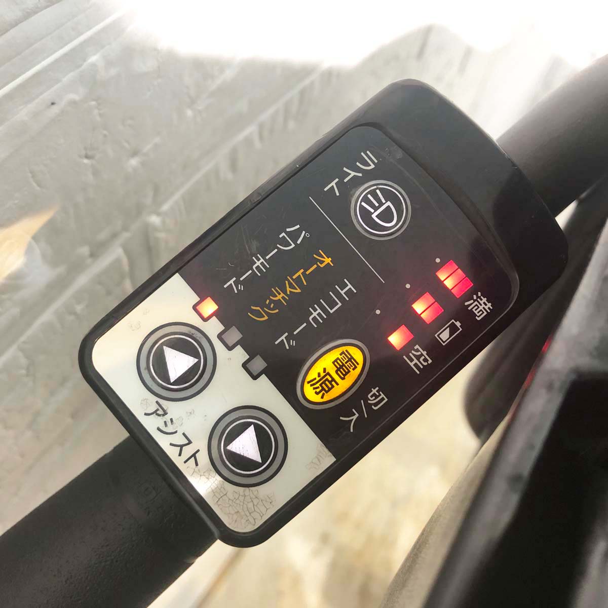 パナソニック ギュットミニK ホワイト 20インチ YG074 【中古車】