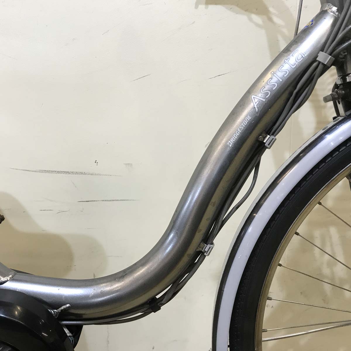 ブリヂストン アシスタ DX シルバー 26インチ KA051 【中古車】