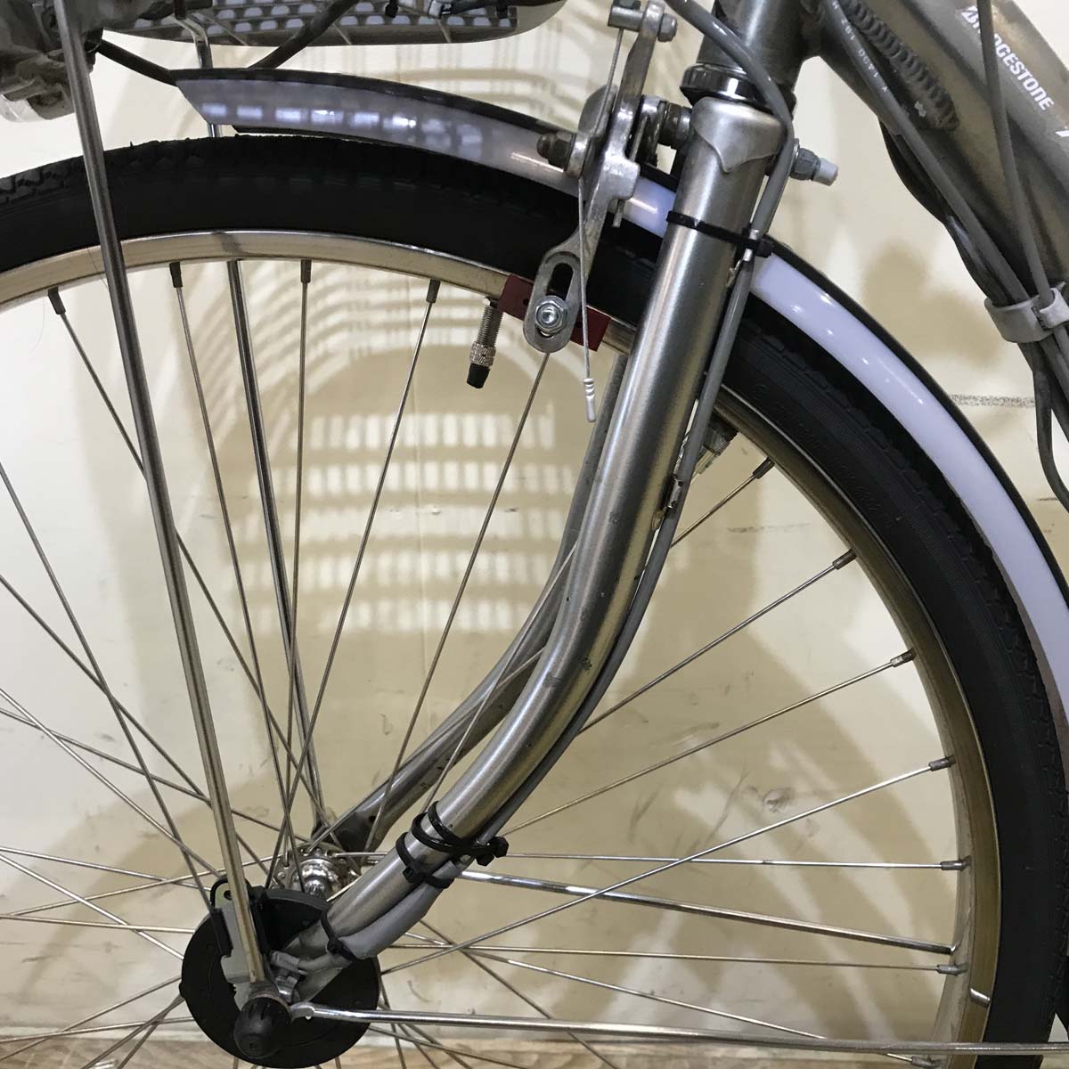 中古電動自転車 ブリヂストン アシスタ DX シルバー 26インチ KA051