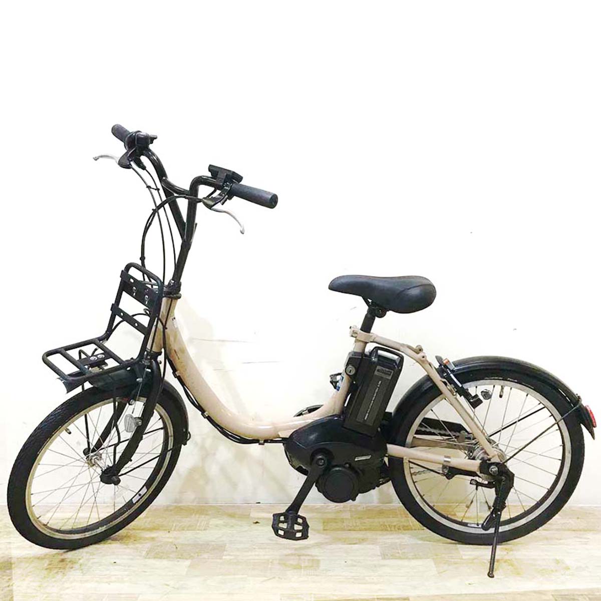 ブリヂストン アシスタ ユニ ベージュ 20インチ KA056 【中古車】