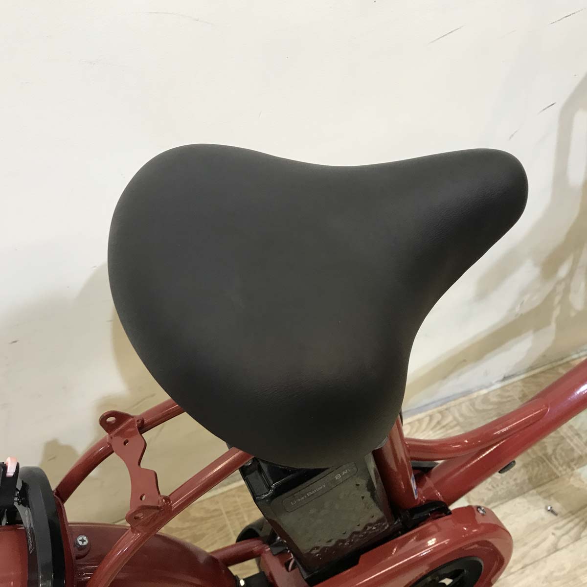 パナソニック グリッター レッド 20インチ KW006  【中古車】