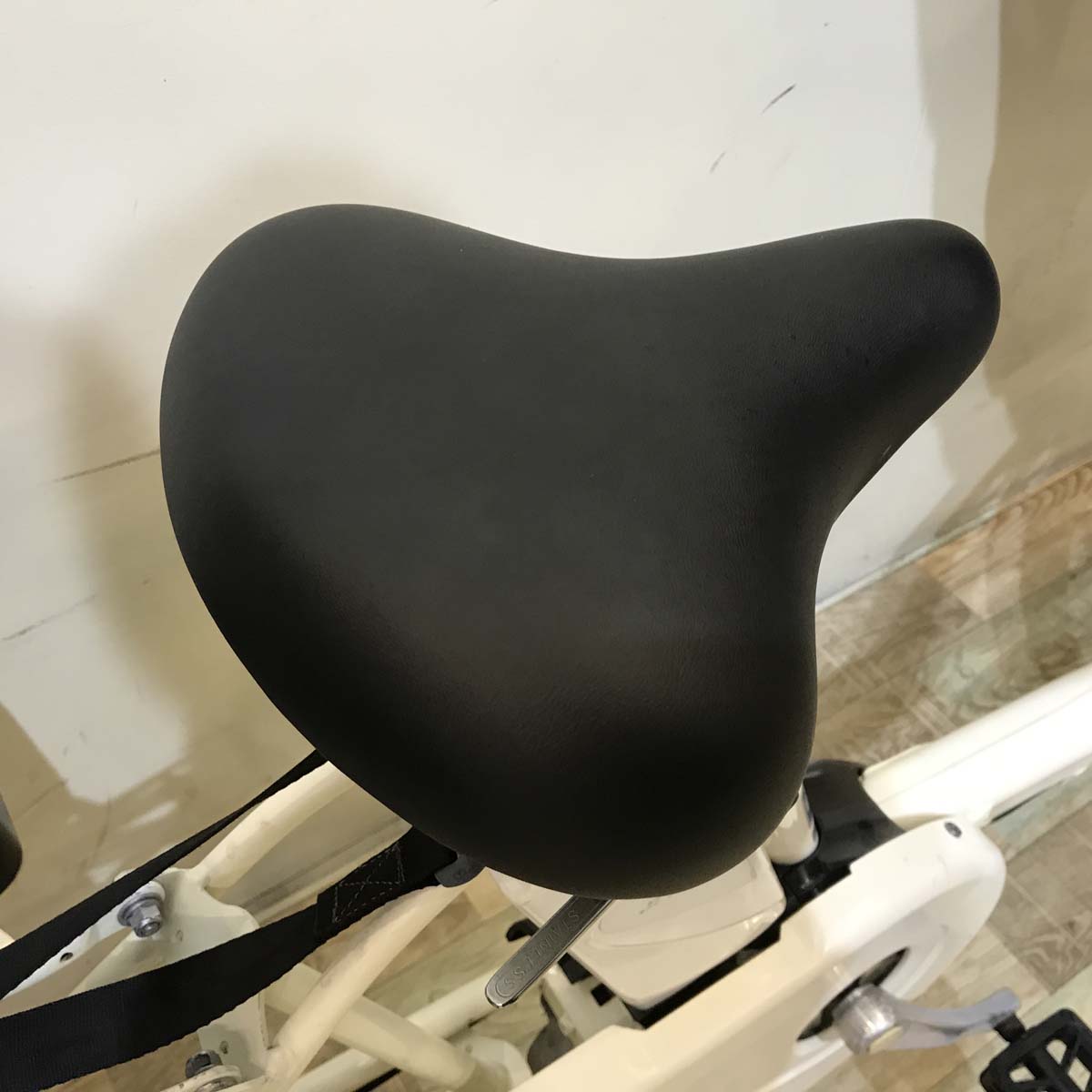 パナソニック ギュット ミニ ホワイト 20インチ KW007【中古車】