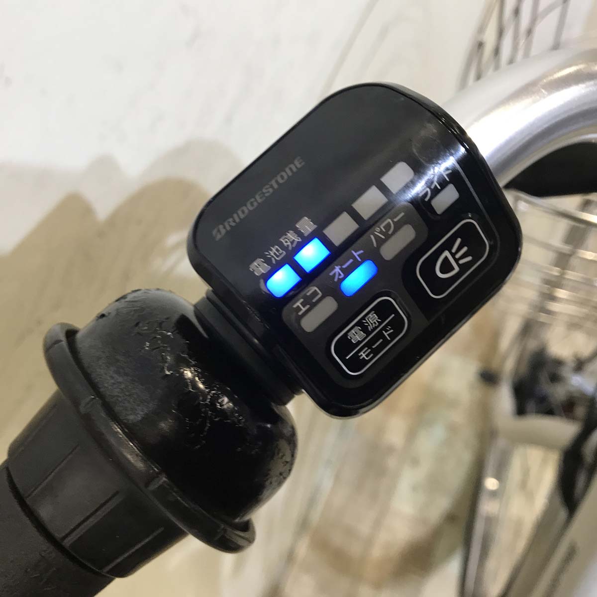 ブリヂストン フロンティア DX グレージュ 26インチ KA063 【中古車】