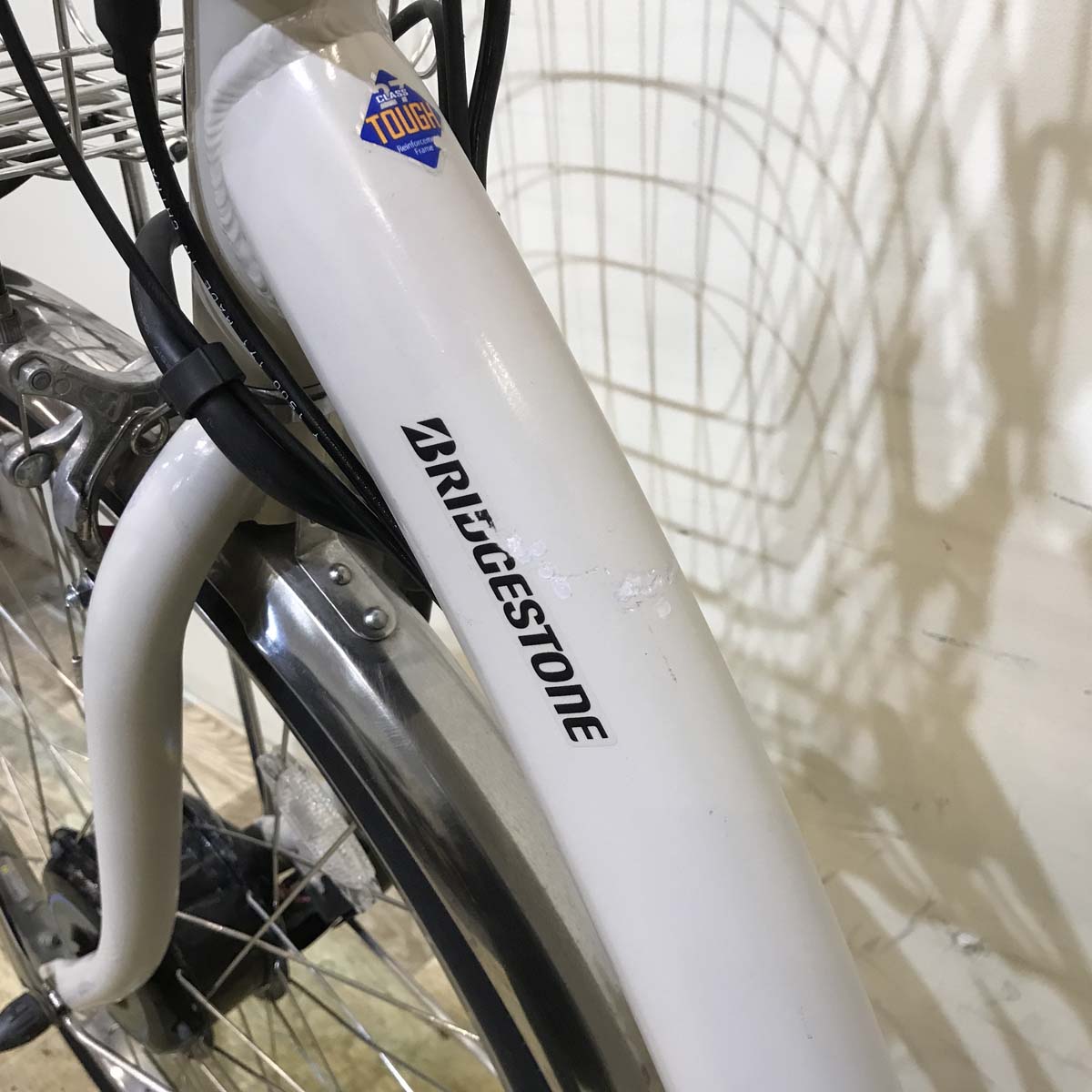 ブリヂストン フロンティア DX グレージュ 26インチ KA063 【中古車】